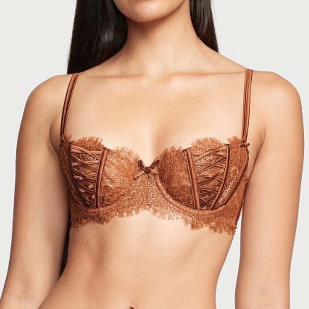 Victoria’s Secret Very Sexy
Caramel Kiss Brown Lace Unlined Balcony Bra size 34C